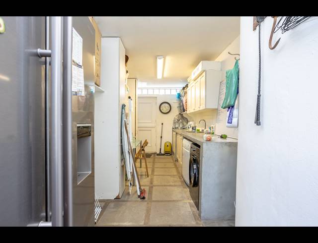 4 BEDROOM FREEHOLD TO LET IN CONSTANTIA